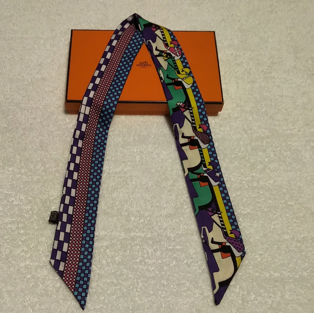 BRAND NEW Authentic Hermes Twilly Scarf